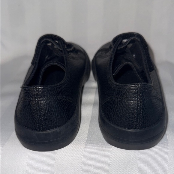 Black Shoes - Picture 5 of 10